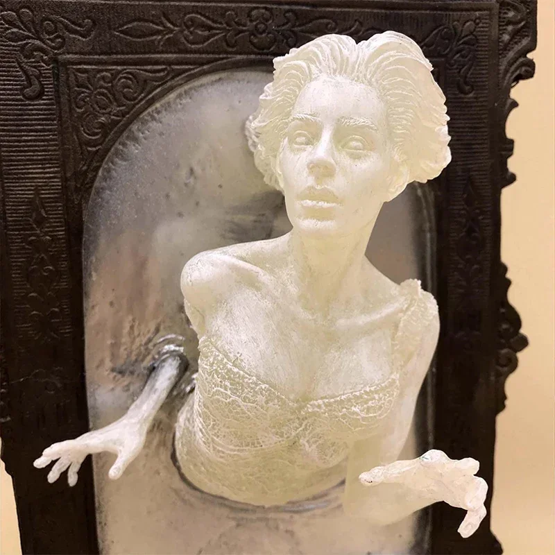 Gothic Devil Hand Wall Decor,  - đánh giá và giá Resin Art For Photo Frame