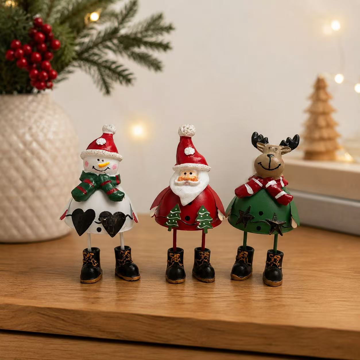 3-Piece Set of Christmas Iron  - đánh giá và giá Resin Art Dining Table